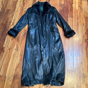 VINTAGE DANIER LEATHER COAT WITH FUR TRIM